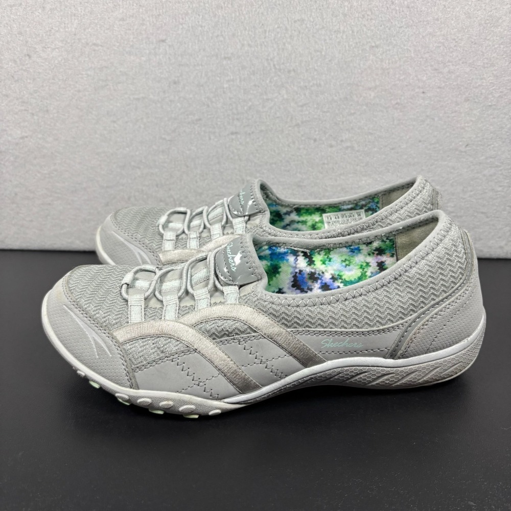 Skechers‎ Woman's Breathe-Easy Relaxed Fit Slip On Shoes Size 7.5 Gray 23030